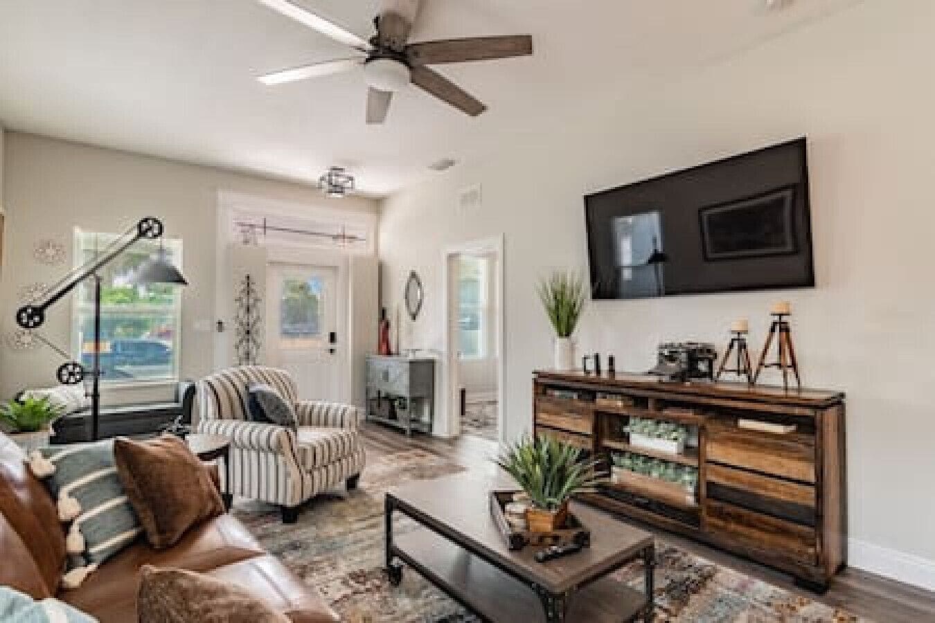 Exclusive Haven - Retreat with a Private Backyard