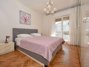 6 bedrooms, internet