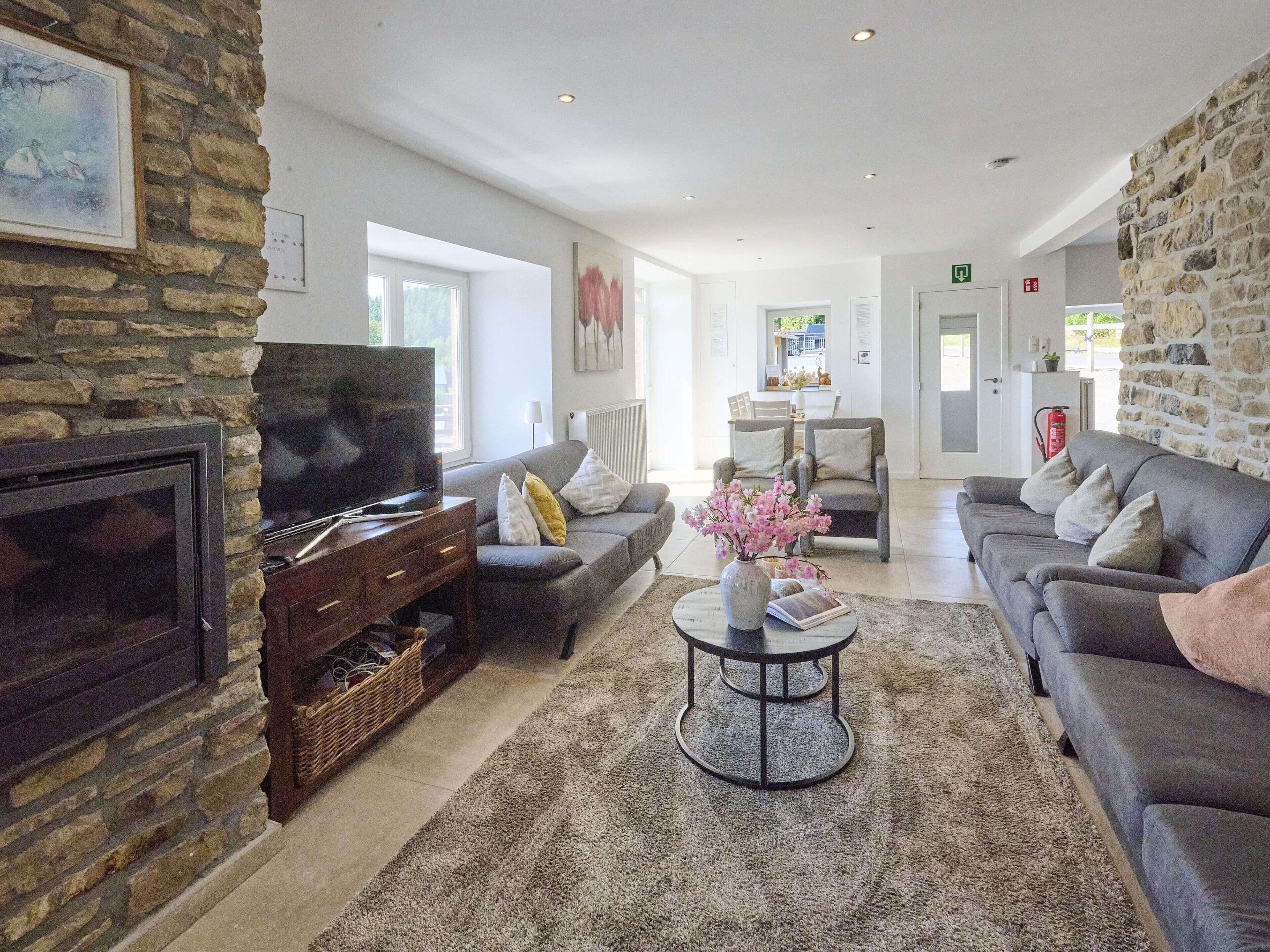 TV, peis og DVD-spiller