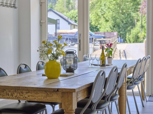 Prächtiges Luxus-Gruppenhaus mit großem Garten