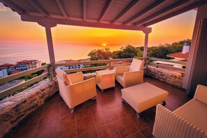 Terrace/patio - Luxury Villa (Volos)