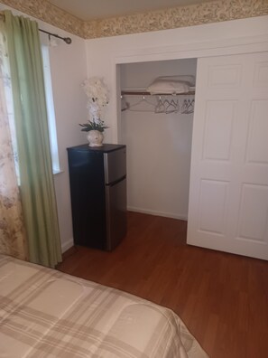 2 soverom, skrivebord, wi-fi (inkludert) og sengetøy