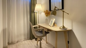 3 bedrooms - Chic and Roomy Flat Near City s Nisantasi Mall (Istanbul)
