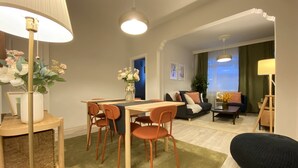 3 bedrooms - Chic and Roomy Flat Near City s Nisantasi Mall (Istanbul)