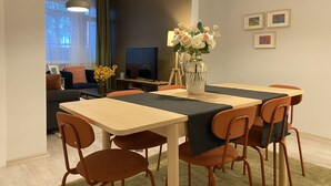 3 bedrooms - Chic and Roomy Flat Near City s Nisantasi Mall (Istanbul)