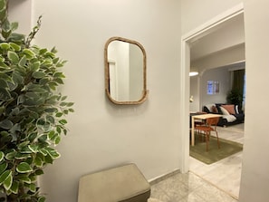 3 bedrooms - Chic and Roomy Flat Near City s Nisantasi Mall (Istanbul)