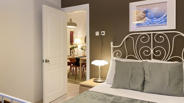 3 bedrooms - Chic and Roomy Flat Near City s Nisantasi Mall (Istanbul)