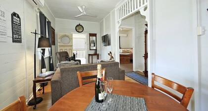 Pet Friendly Near CBD Sleeps 10 Free Wifi Netflix Fullair con Close to Hospital