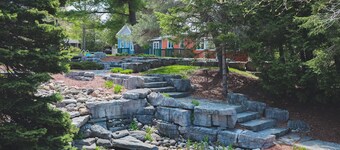 River View cozy studio cottage with loft,  steps shared pool, beach, & firepit