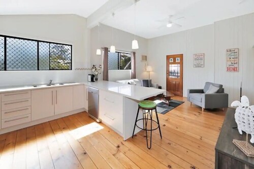 Pet Friendly Free Wifi/netflix Full Air Con Minutes to Town Close to Parklands