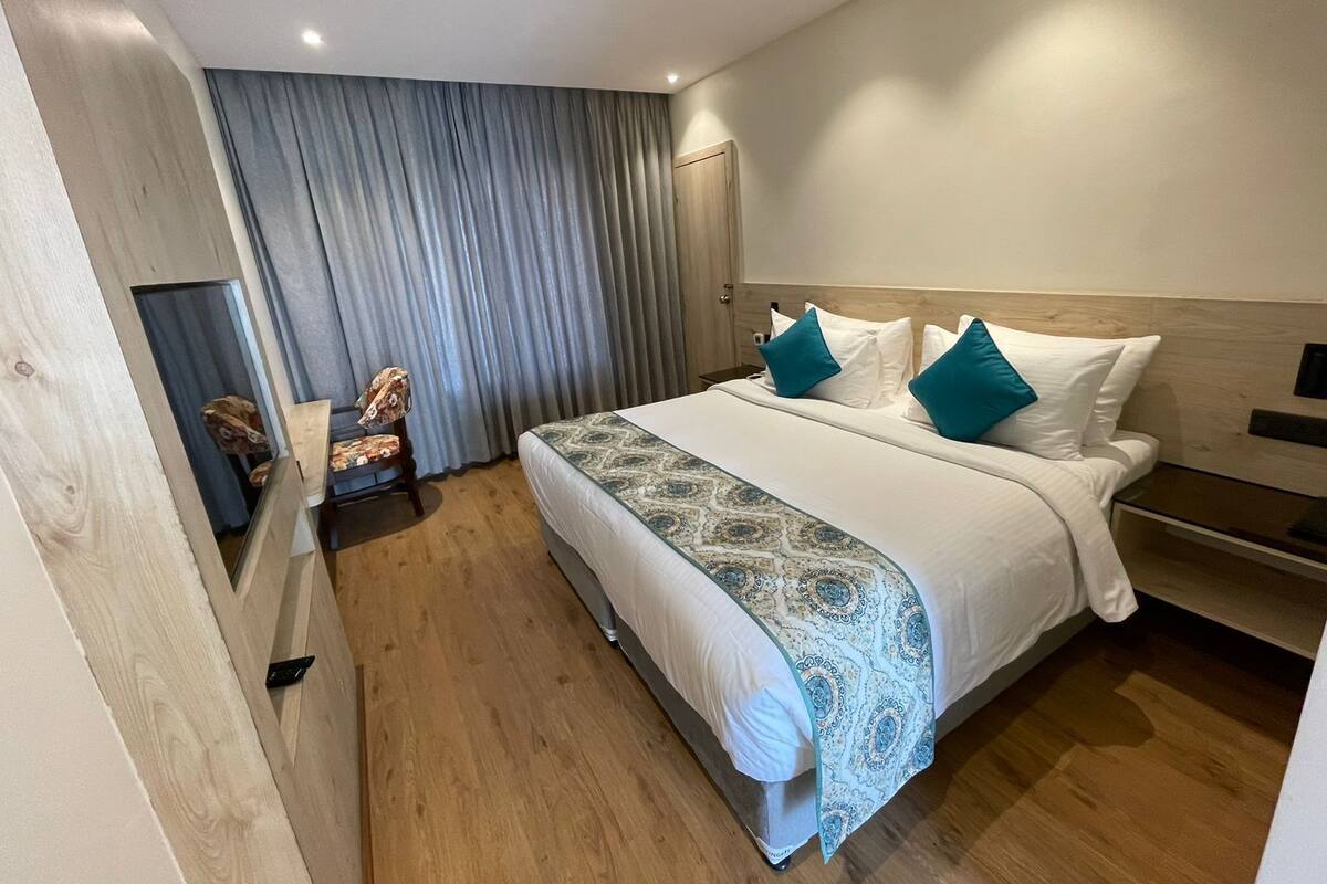 1 bedroom, in-room safe, iron/ironing board, free WiFi