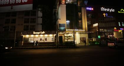Esquina Residency