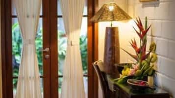 Soundproofing, free WiFi