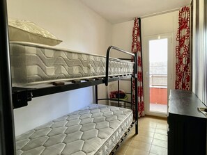 2 Schlafzimmer, Bügeleisen/Bügelbrett, Bettwäsche