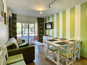 Ruokailu