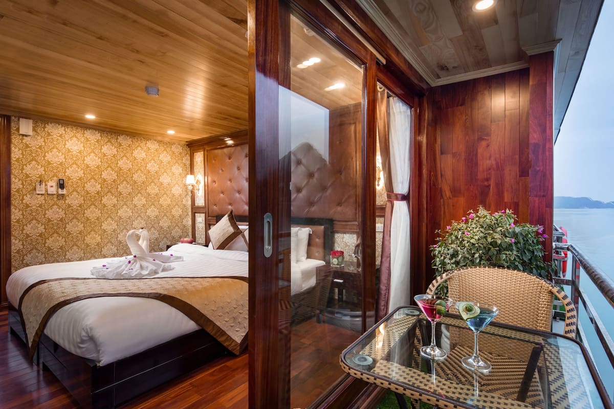 Habitación Deluxe con 1 cama doble o 2 individuales | Caja fuerte, cortinas opacas, ropa de cama