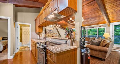 The Slippery Slope Chalet at Pico: Ski-In/Ski-Out Escape at Pico Mountain & Close to Killington.