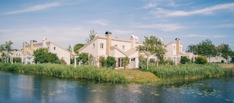 Sunny Dunimar Retreat