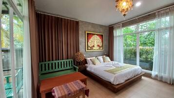 Classic Villa | 6 bedrooms, desk, laptop workspace, blackout curtains