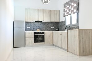 Refrigerador, microondas, horno y lavavajillas