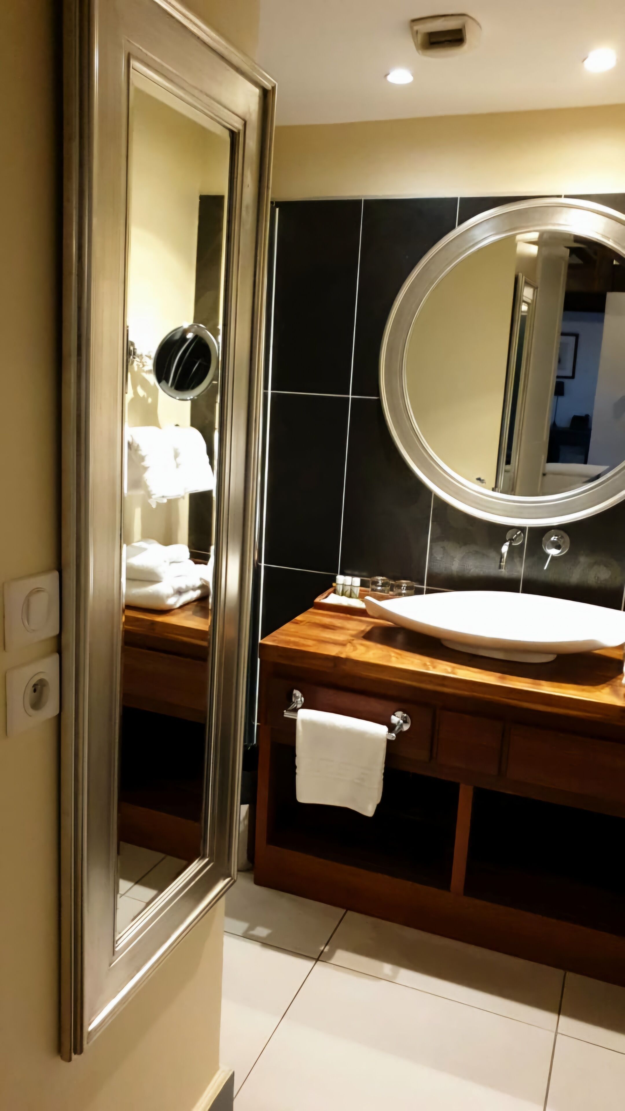deluxe triple room | bathroom | shower, rainfall showerhead, free toiletries, dressing gowns