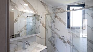 Basic-Apartment | Badezimmer