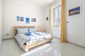 2 bedrooms, iron/ironing board, free WiFi, bed sheets - Apartment 'Esperia Home attico in Bari' with Private Terrace, Wi-Fi and Air Conditioning (Bari)