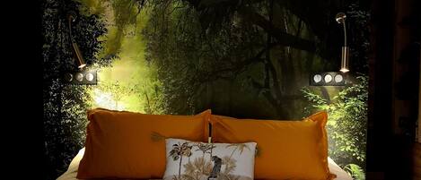 3 habitaciones, tabla de planchar con plancha y cuna de viaje