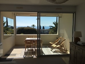 Interior - Cassis, Apartment with terrace, sea and cliff views. Private parking, Wifi. (Cassis)