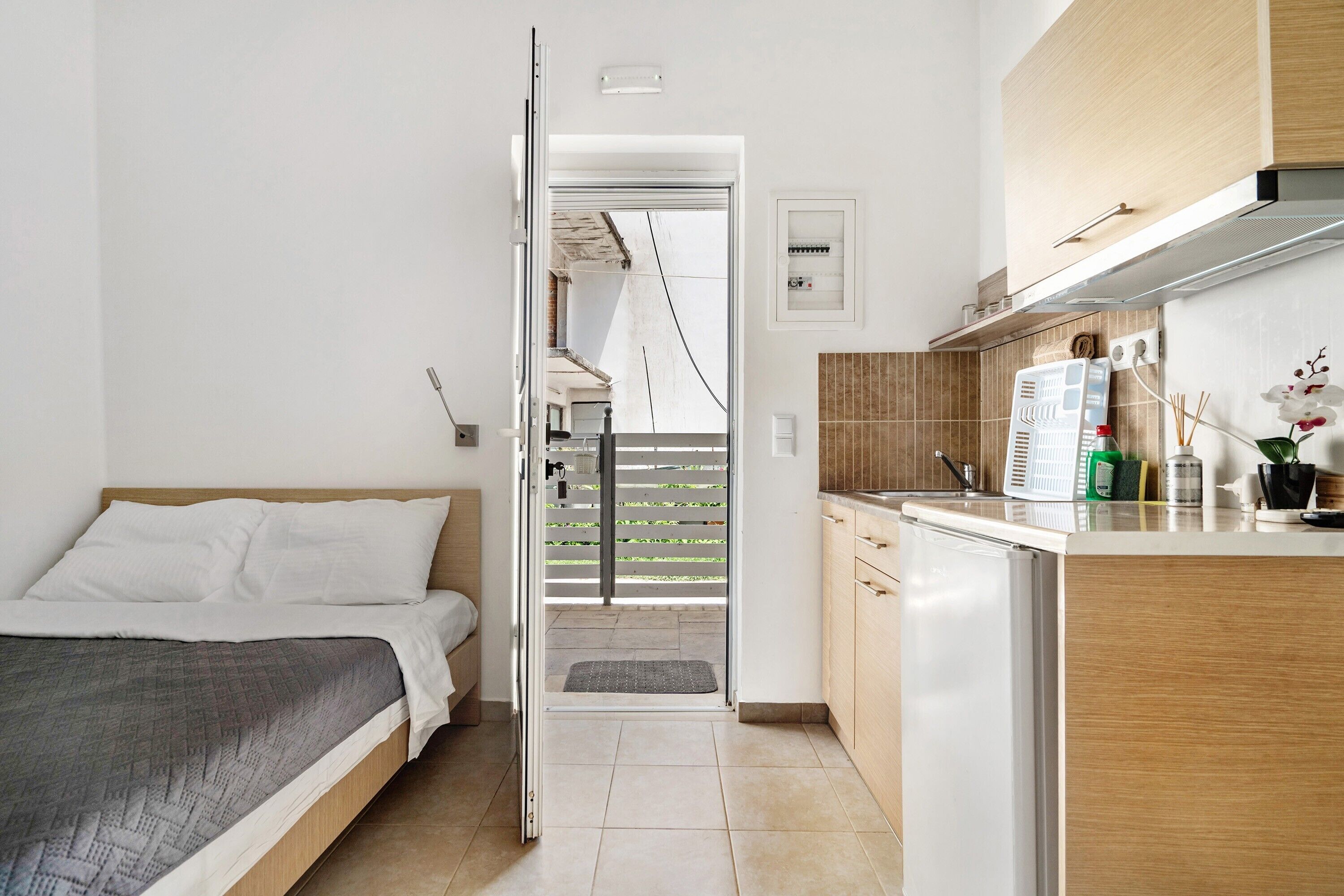 アイロン / アイロン台、WiFi (無料)、ベッドシーツ