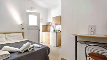 アイロン / アイロン台、WiFi (無料)、ベッドシーツ