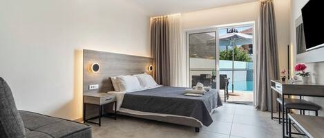 Iron/ironing board, free WiFi, bed sheets