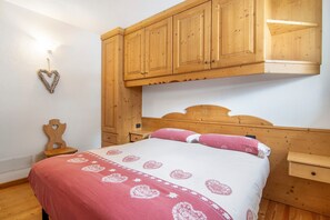 2 chambres, accès au Wi-Fi (inclus), literie fournie