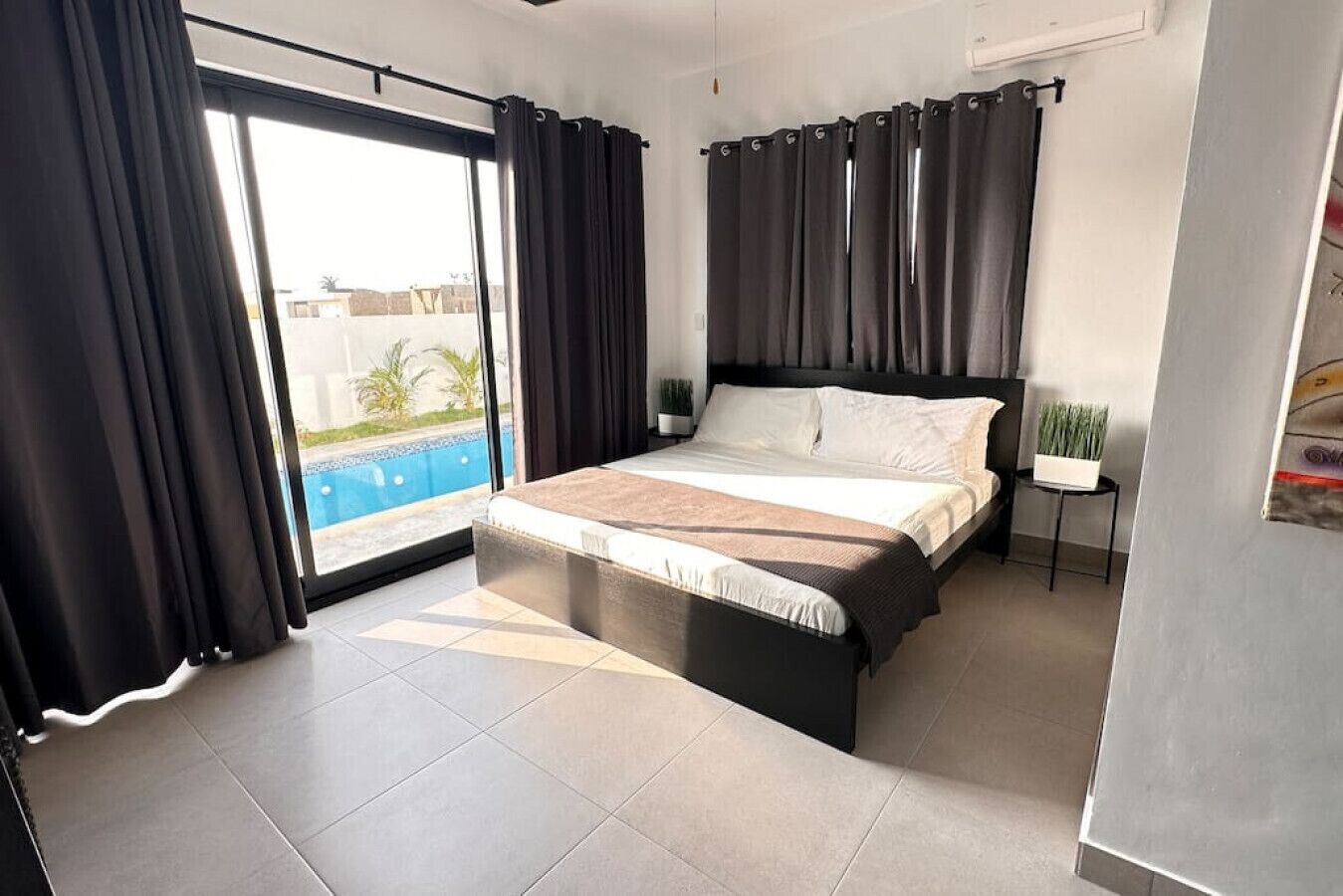 2 bedrooms, desk, iron/ironing board, WiFi
