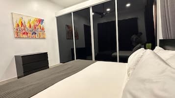 1 bedroom, desk, iron/ironing board, WiFi