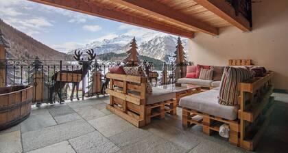 Hotel Apartment "Residence Larice Bianco N5" with Mountain View, Shared Terrace & Wi-Fi