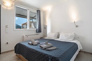 Fer et planche à repasser, Wi-Fi gratuit, draps fournis