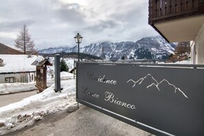 Property grounds - Hotel Apartment "Residence Larice Bianco N3" with Mountain View, Shared Terrace & Wi-Fi (campodolcino)