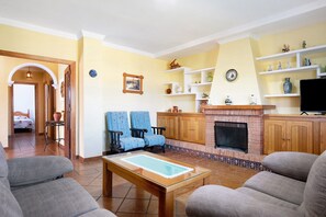 TV, fireplace, streaming services