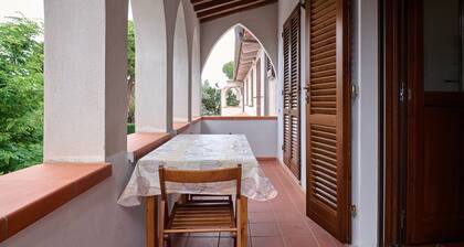 Farmhouse "Antichi Palmenti - Ginepro" with Shared Garden & A/C