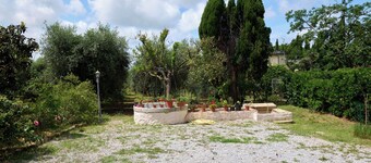 Farmhouse 'Antichi Palmenti - Rosmarino' with Shared Garden and Air Conditioning