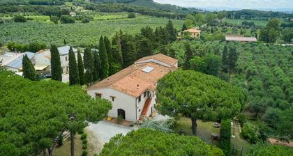 Farmhouse 'Antichi Palmenti - Erica' with Shared Garden and Air Conditioning