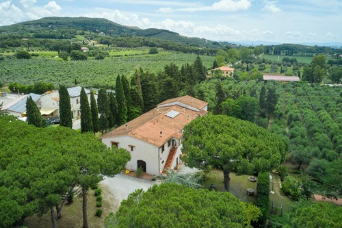 Farmhouse 'Antichi Palmenti - Corbezzolo' with Shared Garden and Air Conditioning