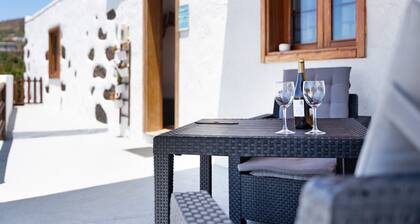 Rural Holiday Home 'Alto Prado' with Sea View, Private Terrace and Wi-Fi