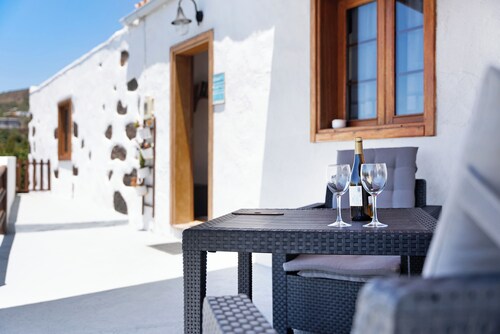 Ländliches Ferienhaus 'Alto Prado' mit Meerblick, privater Terrasse und WLAN