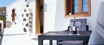 Rural Holiday Home 'Alto Prado' with Sea View, Private Terrace and Wi-Fi