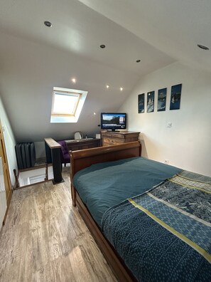 1 bedroom, iron/ironing board, free WiFi - Petit duplex proche mer (Plouhinec)