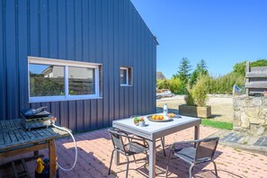 Outdoor dining - Petit duplex proche mer (Plouhinec)