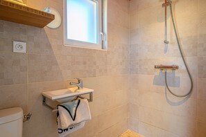 Shower, hair dryer - Petit duplex proche mer (Plouhinec)