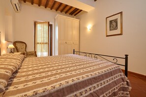 1 bedroom, iron/ironing board, bed sheets, wheelchair access